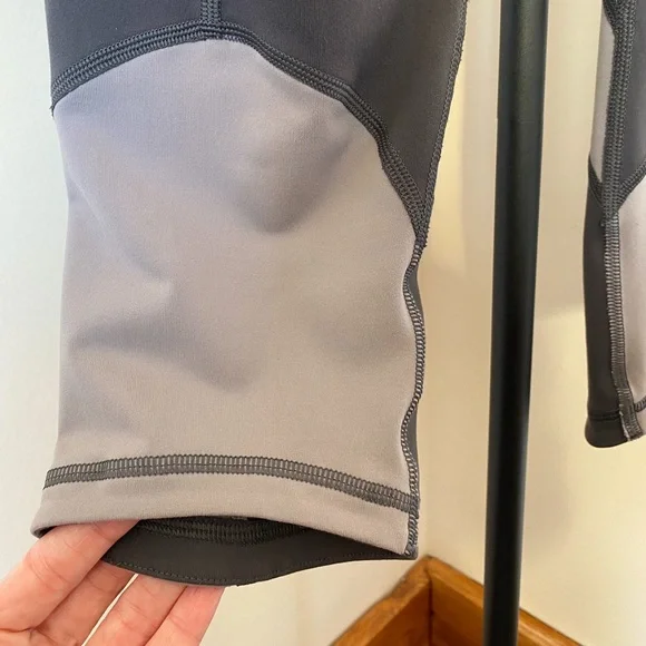 Victoria’s Secret VSX Sport Capris Taupe XS - Picture 8 of 12